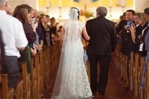 结婚伴娘一般是几个 结婚伴郎伴娘需要做什么