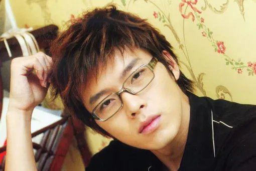 【图】曝光近照玄彬 退伍后全面复工