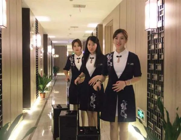 杭州17岁小伙足浴店消费3万元，为什么这家足浴店的消费这么高？