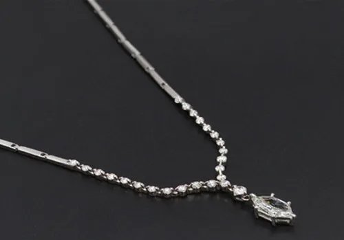 铂金项链吊坠选什么款式好 铂金项链断了还能接吗