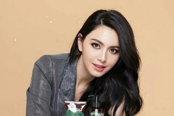 泰国十大最受欢迎女明星排行榜：Noon上榜，第五泰英混血