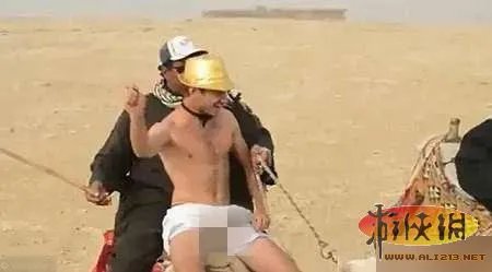 抖奶妹出位表演哈林摇爆红网络 新神曲屌丝舞