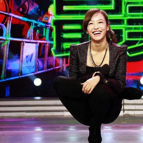 宋茜快乐大本营丝袜亮相 网曝其将代谢娜主持