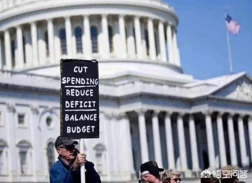 特朗普签署行政令，美国联邦政府12月24日关门，会对美国社会造成多大的影响？