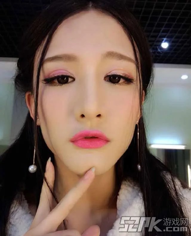 让我摸一摸你的美腿吧！神仙哥哥小灿绝美照片合辑