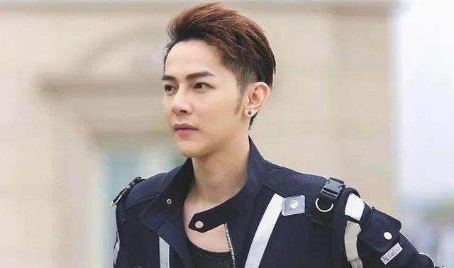 汪东城晒接吻照表白，他的话到底是真是假？