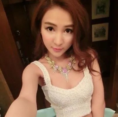 郭美美炫富上亿图片曝光 顶风炫富显摆水晶鞋