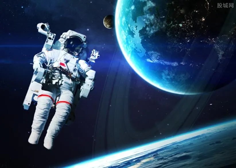 航天员6个月工资有多少 王亚平老公赵鹏退役了吗