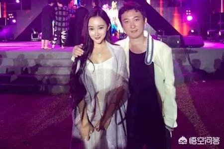 被爆一夜两女后怒怼李小璐，“国民老公”王思聪为何自称“丧偶”？