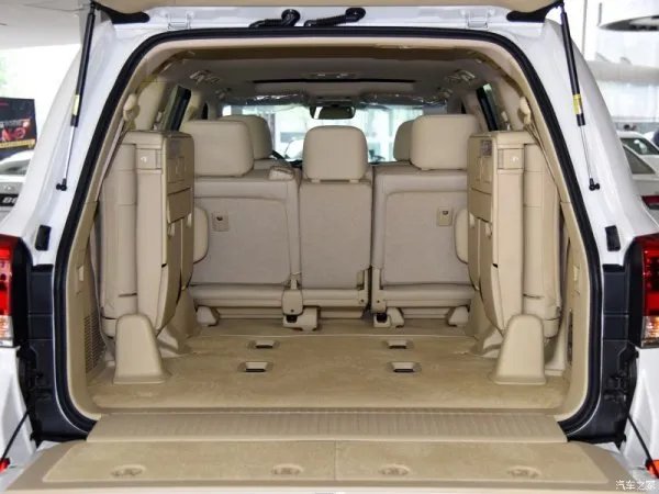 请问丰田八座越野车都有哪几款，有图附吗？