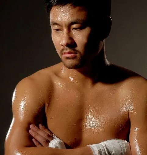 武林风王洪祥对一龙谁更强 龙争虎斗引关注