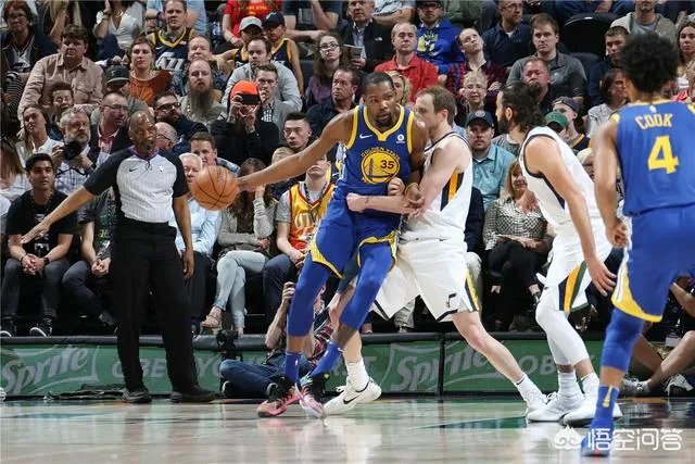 威少今天已经完成连续两个赛季场均三双，创造历史，你怎么看？