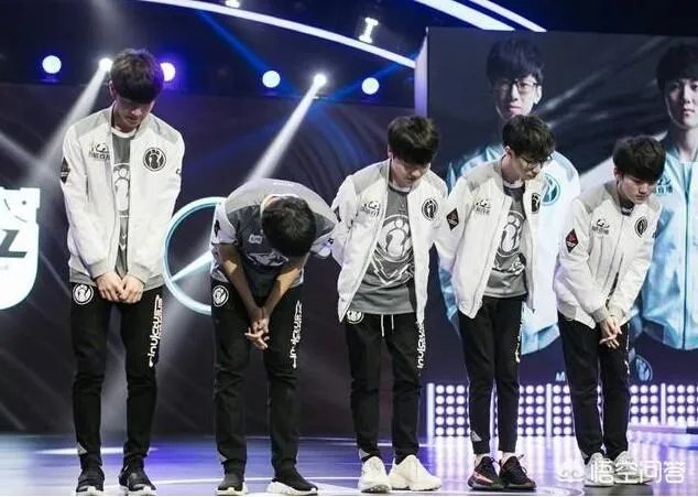 RNG完败给IG后，官方微博惨遭沦陷，网友直呼让风哥回归，对此你怎么看？