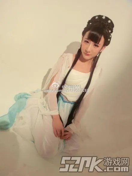 让我摸一摸你的美腿吧！神仙哥哥小灿绝美照片合辑