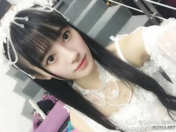 槽点挖掘机第4期：佳子公主你就再穿一次热裤吧！