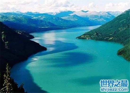 温德米尔湖水怪事件，不少人猜测只是普通的大型鱼类 