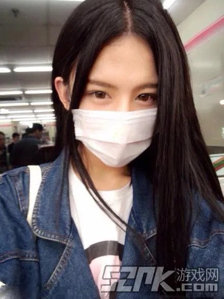 让我摸一摸你的美腿吧！神仙哥哥小灿绝美照片合辑