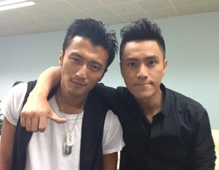 曝快乐男声陈坤砸谢霆锋 呛声：你才是大便