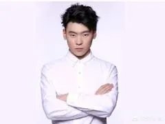 “四块五的妞”是什么意思?你怎样理解?