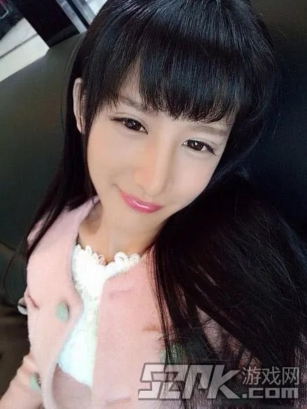 让我摸一摸你的美腿吧！神仙哥哥小灿绝美照片合辑