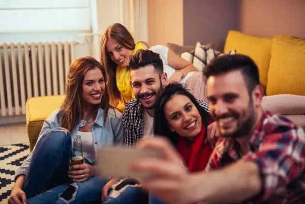 朋友关系要靠自己主动维护吗