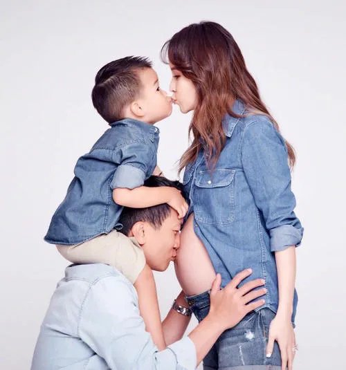 侯佩岑老公黄伯俊有钱吗真的是富豪吗 黄伯俊为什么娶侯佩岑