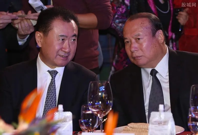 王健林有几个老婆 万达老总王健林老婆揭秘