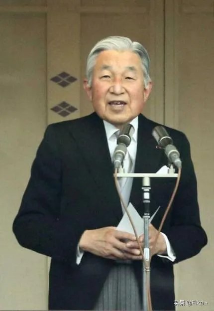 日本天皇和首相的区别？