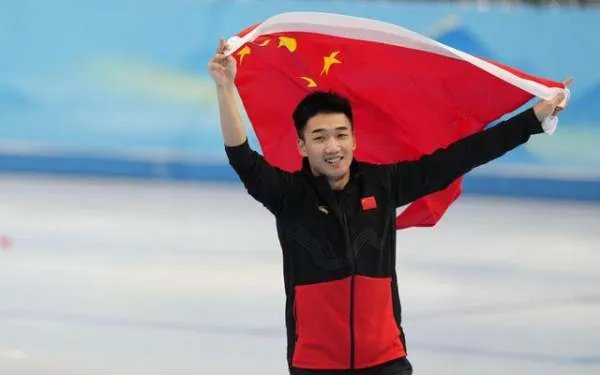 在速滑男子500米项目中,有哪些国家获奖了?