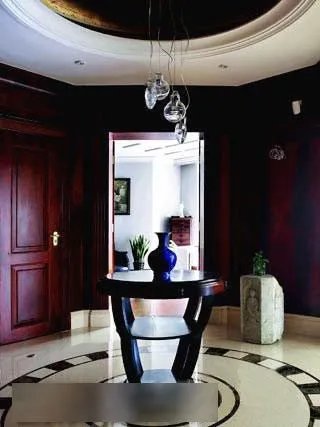 琼瑶心中儒雅乾隆 曝光邱心志大气豪宅