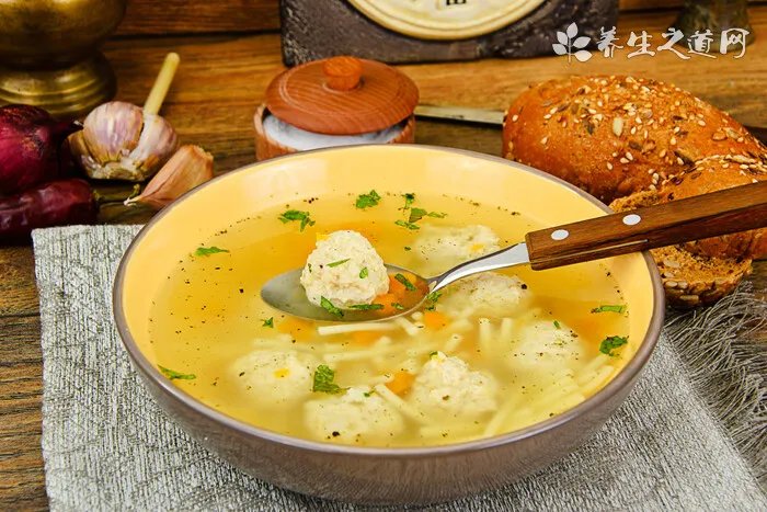 炖大骨头汤的做法