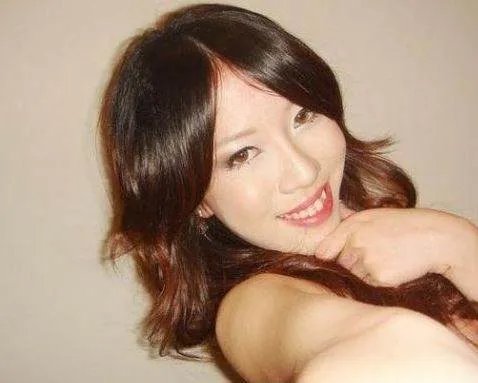 跪求王若葳600照片地址 最好是原图