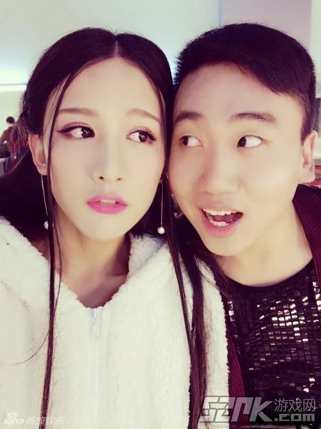 让我摸一摸你的美腿吧！神仙哥哥小灿绝美照片合辑