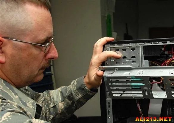 上大学就选它们！外媒评选2015年十大最热门工作榜