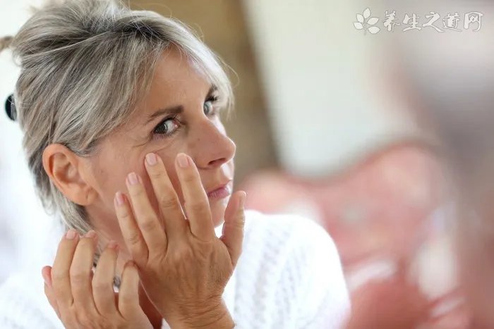 日常抗皱紧肤术_生活中怎样抗皱