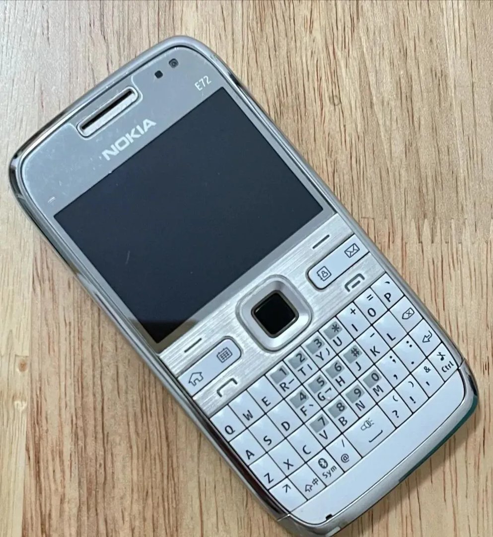 诺基亚e72评测（见证了诺基亚的辉煌）
