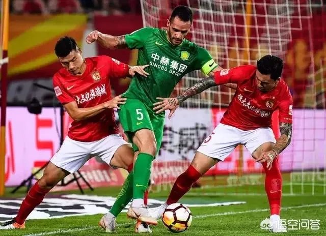 9月18日中超“榜首大战”，上海上港对阵广州恒大，你认为谁能取胜？比分如何？