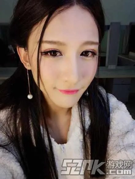 让我摸一摸你的美腿吧！神仙哥哥小灿绝美照片合辑