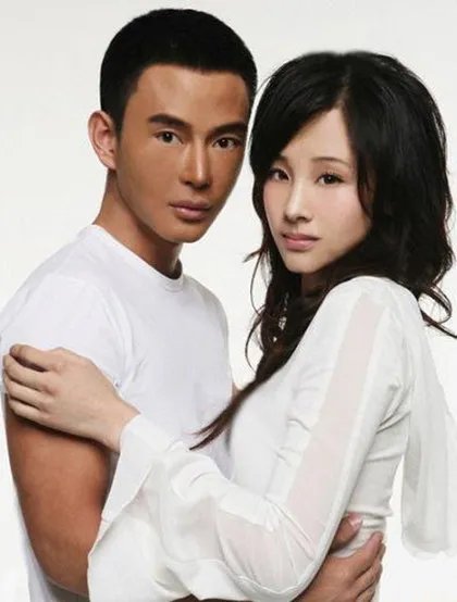 海岩儿子近况惹网友担忧 整容失败疑似出柜