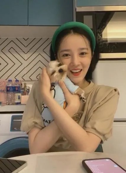 没分！陈小纭删光所有于小彤相关微博，到底怎么了？