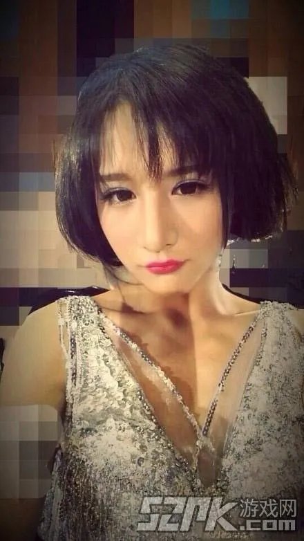 让我摸一摸你的美腿吧！神仙哥哥小灿绝美照片合辑