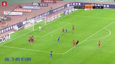 中超第26轮上港客场对苏宁,王燊超第12分钟禁区里手球,主裁为何不判点球?