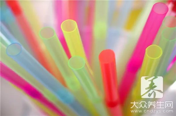 儿童塑料吸管杯有害吗