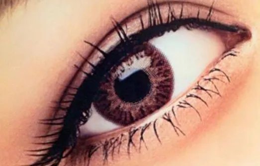 眼皮抽脂手术好么