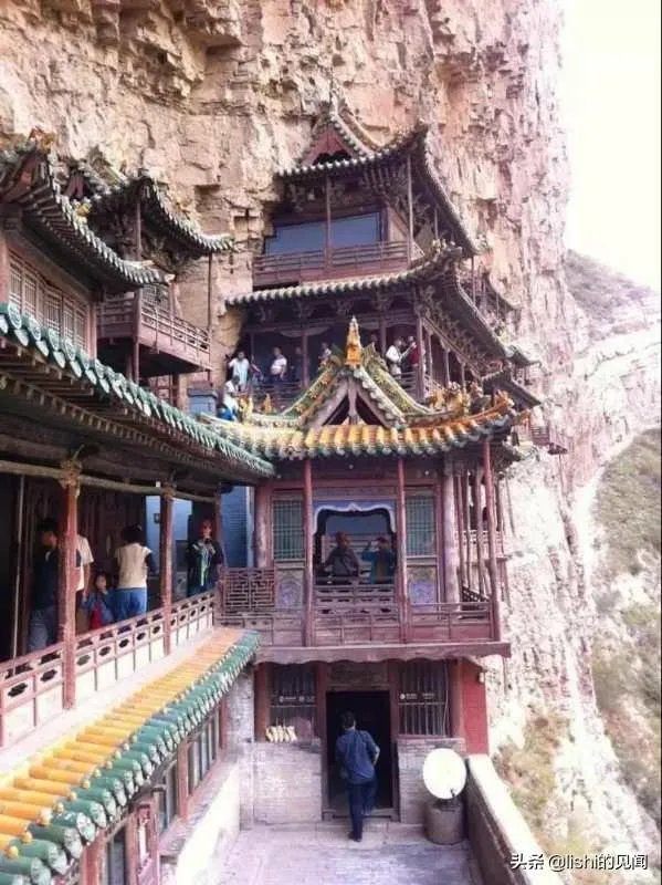 你觉得现在的综艺节目最大的看点在哪里?