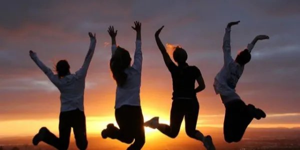 游客报团，为啥每每到了饭点，导游就不见踪影了？