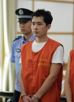 歌手阿穆隆为什么坐牢   阿穆隆近况大揭秘