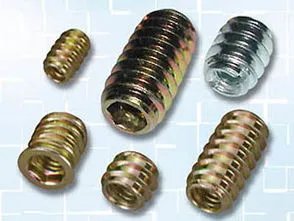 画面惨烈！男子吃月饼咬到螺丝磕坏2颗牙，螺母有没有可能也被其他人吃到？