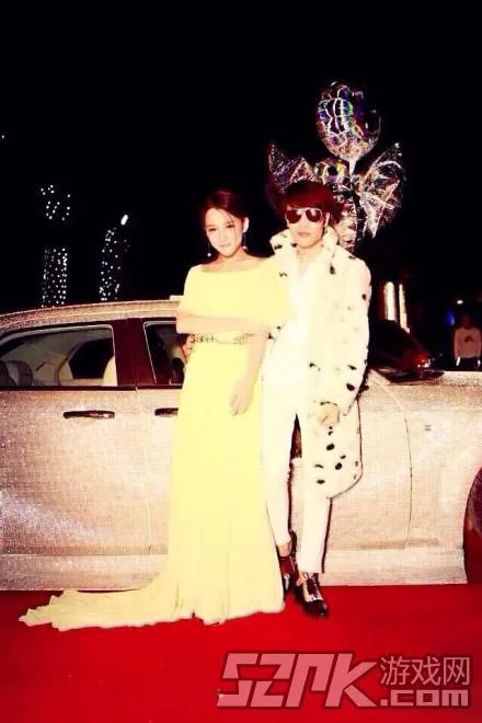 让我摸一摸你的美腿吧！神仙哥哥小灿绝美照片合辑