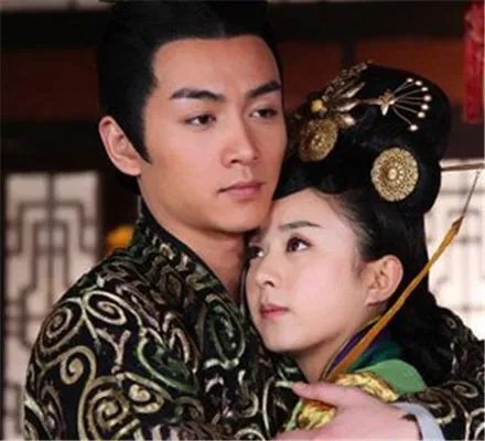 宫2赵丽颖陈晓图片恩爱十足 网爆曝两人因戏生情引关注